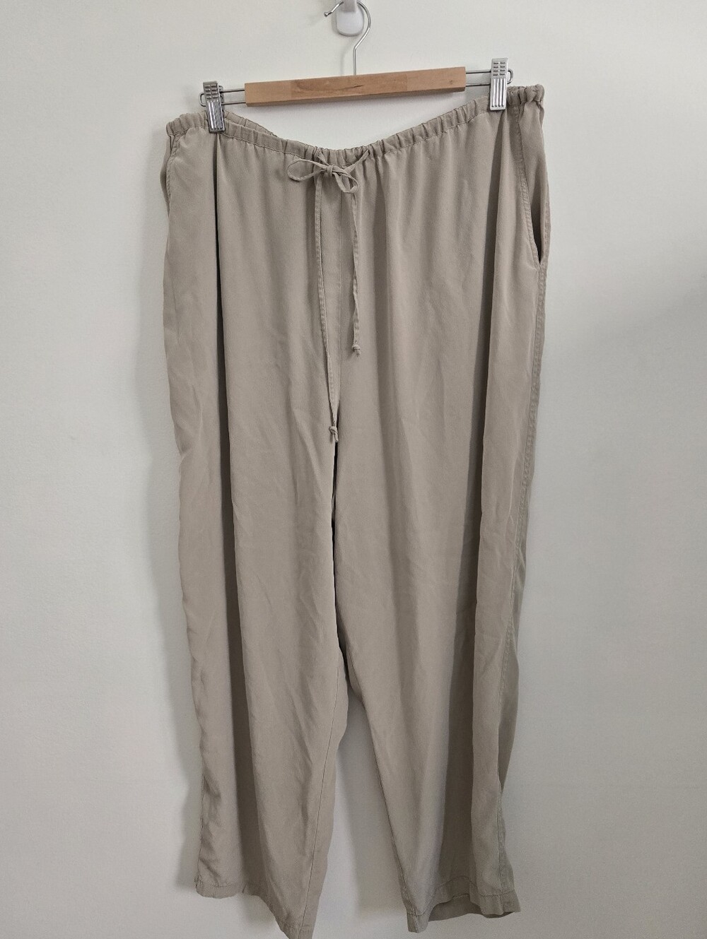 Nygard Collection Light Beige Drawstring 100% Silk Relaxed Pants Size L/XL